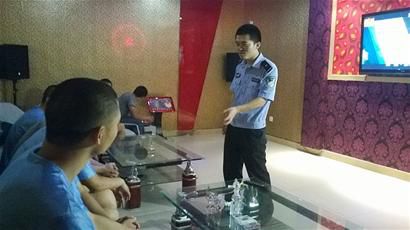 资阳强制隔离戒毒所里有间特殊KTV包房，帮助吸毒人员进行情景摸拟治疗