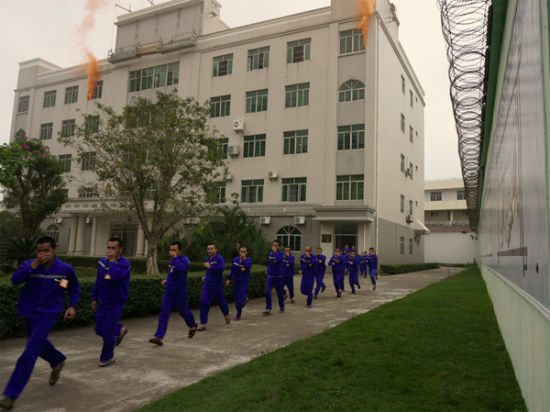 图为演习现场。