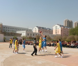 赤峰市戒毒所召开“迎五一春季运动会” 赤峰市戒毒所召开“迎五一春季运动会”