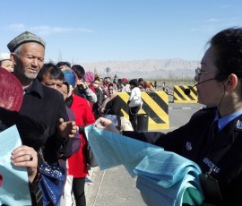 新疆喀什教育矫治局(戒毒所)阳光家园利用接见日开展禁毒知识宣讲 新疆喀什教育矫治局(戒毒所)阳光家园利用接见日开展禁毒知识宣讲