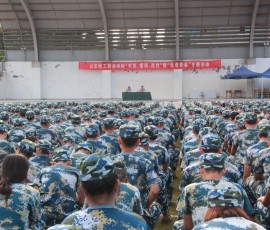 2700名大学新生开学特殊第一课:一定坚决对毒品喊“不” 2700名大学新生开学特殊第一课:一定坚决对毒品喊“不”