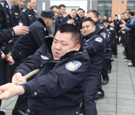 重庆市嘉陵教育矫治所民警职工拔河比赛:快乐工作,快乐生活 重庆市嘉陵教育矫治所民警职工拔河比赛:快乐工作,快乐生活
