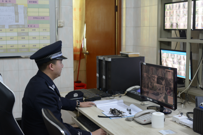 〖今天我当班〗高墙内戒毒民警的一天